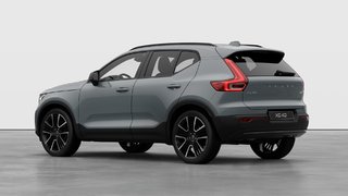 2026 Volvo XC40 Plus Dark Theme in Brossard, Quebec - 2 - w320h240px