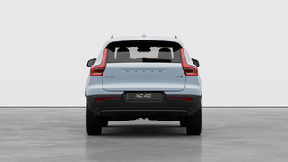 2026 Volvo XC40 Plus Dark Theme in Brossard, Quebec - 6 - w320h240px