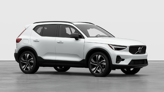 Volvo XC40 Ultra Dark Theme 2026 à Brossard, Québec - 3 - w320h240px