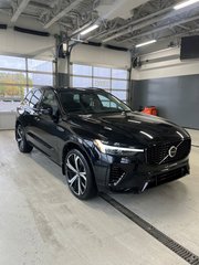 2025 Volvo XC60 Plug-In Hybrid Ultra Dark Theme in Laval, Quebec - 5 - w320h240px
