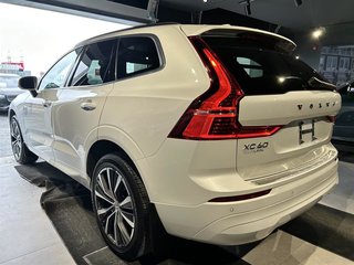 Volvo XC60 B6 AWD Momentum Moteur à 4 cylindres 2.0l 4 roues motrices 2022