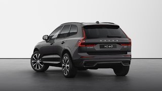 Volvo XC60 Plus Dark Theme 2025 à Laval, Québec - 2 - w320h240px