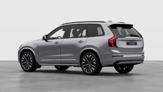 2026 Volvo XC90 Plug-In Hybrid Ultra Dark Theme in Laval, Quebec - 2 - w320h240px