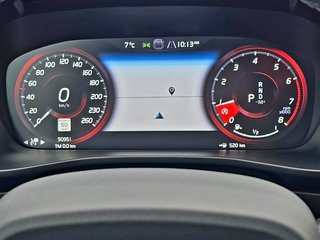 2022 Volvo XC40 R-DESIGN 2.0L I4 Direct-Injected Turbocharged All Wheel Drive