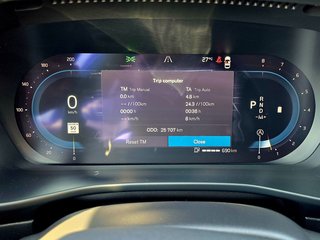 2024 Volvo XC40 PLUS BRIGHT THEME 2.0L I4 Direct-Injected Turbocharged All Wheel Drive