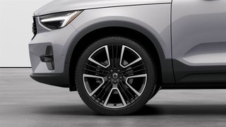 2025 Volvo XC40 B5 AWD Ultra Dark Theme in Ajax, Ontario at Volvo Cars Lakeridge - 2 - w320h240px