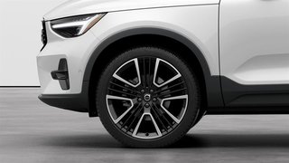 2025 Volvo XC40 B5 AWD Ultra Dark Theme in Ajax, Ontario at Volvo Cars Lakeridge - 2 - w320h240px