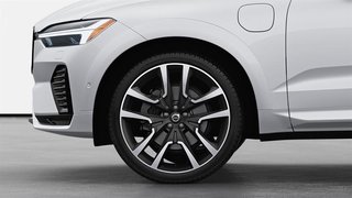 2025 Volvo XC60 Plug-in Hybrid T8 AWD Ultra Dark Theme in Ajax, Ontario at Volvo Cars Lakeridge - 6 - w320h240px