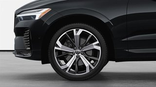 2025 Volvo XC60 B5 AWD Ultra Dark Theme in Ajax, Ontario at Volvo Cars Lakeridge - 6 - w320h240px