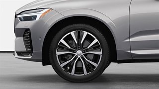 2025 Volvo XC60 B5 AWD Plus Dark Theme in Ajax, Ontario at Volvo Cars Lakeridge - 5 - w320h240px