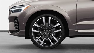 2025 Volvo XC60 B5 AWD Ultra Dark Theme in Ajax, Ontario at Volvo Cars Lakeridge - 2 - w320h240px