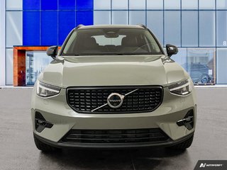 2025 Volvo XC40 PLUS DARK THEME 2.0L I4 Direct-Injected Turbocharged -inc: Integrated Starter Generator (ISG) All Wheel Drive