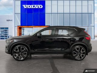 2025 Volvo XC40 ULTRA DARK THEME 2.0L I4 Direct-Injected Turbocharged -inc: Integrated Starter Generator (ISG) All Wheel Drive