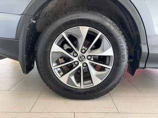 2018 Toyota RAV4 HYBRIDE XLE in Boucherville, Quebec - 5 - w320h240px