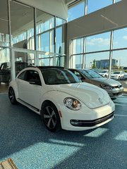 2012 Volkswagen Beetle SPORTLINE in Boucherville, Quebec - 3 - w320h240px
