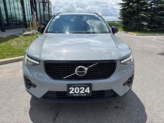 2024 Volvo XC40 PLUS DARK THEME
