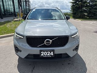 2024 Volvo XC40 PLUS DARK THEME