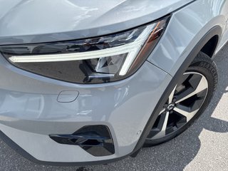 2024 Volvo XC40 PLUS DARK THEME