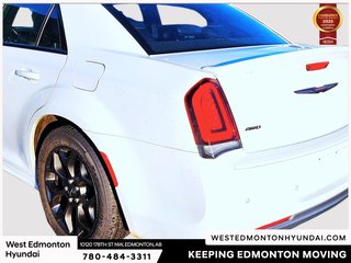 2022 Chrysler 300 S in Edmonton, Alberta - 5 - w320h240px