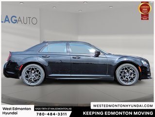 2023 Chrysler 300 Touring in Edmonton, Alberta - 5 - w320h240px