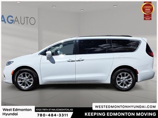 2022 Chrysler Pacifica Touring-L in Edmonton, Alberta - 4 - w320h240px