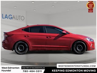 2017 Hyundai Elantra SE in Edmonton, Alberta - 5 - w320h240px
