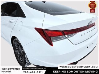 2023 Hyundai Elantra Preferred in Edmonton, Alberta - 6 - w320h240px