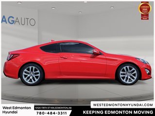 2016 Hyundai Genesis Coupe 3.8 in Edmonton, Alberta - 5 - w320h240px