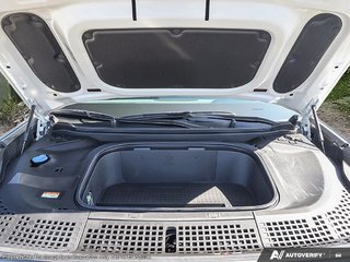 2026 Hyundai Ioniq 9 Preferred AWD in Edmonton, Alberta - 6 - w320h240px