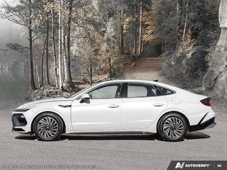 2026 Hyundai Sonata Hybrid Preferred-Trend in Edmonton, Alberta - 3 - w320h240px