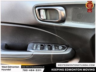 2023 Hyundai Venue Ultimate in Edmonton, Alberta - 6 - w320h240px