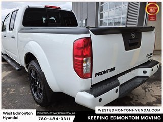 2018 Nissan Frontier Midnight Edition in Edmonton, Alberta - 6 - w320h240px