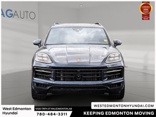 2024 Porsche CAYENNE E-HYBRID Base in Edmonton, Alberta - 3 - w320h240px