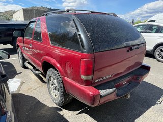 2005 Chevrolet Blazer LS 4WD in Kamloops, British Columbia - 5 - w320h240px