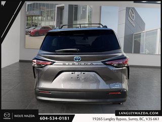 2022 Toyota Sienna LE