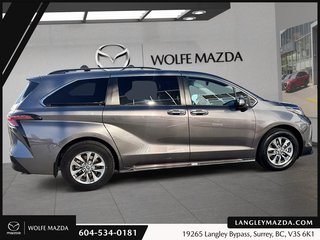 2022 Toyota Sienna LE