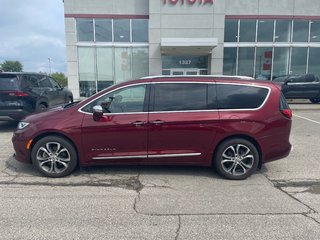 2022 Chrysler Pacifica Pinnacle in Woodstock, Ontario - 2 - w320h240px