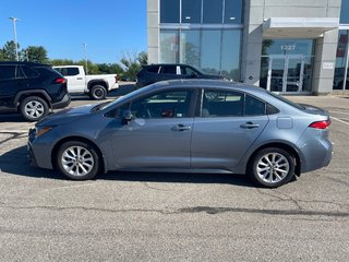 2022 Toyota Corolla SE in Woodstock, Ontario - 2 - w320h240px