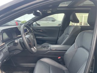 2025 Toyota Crown Signia Limited in Woodstock, Ontario - 6 - w320h240px