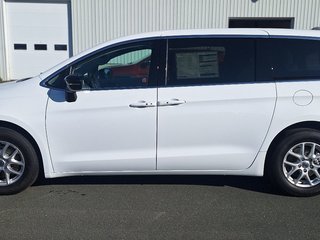 2024  Grand Caravan SXT in Bathurst, New Brunswick - 3 - w320h240cpx