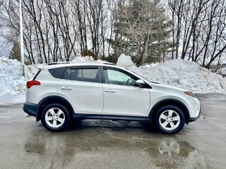 2013 Toyota RAV4 XLE in Bathurst, New Brunswick - 4 - w320h240cpx