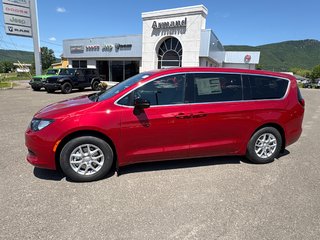 2025 Chrysler Grand Caravan SXT in Carleton, Quebec - 2 - w320h240cpx