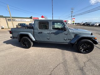2025 Jeep Gladiator NIGHTHAWK in Carleton, Quebec - 4 - w320h240cpx