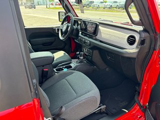 2025 Jeep Wrangler SPORT in Carleton, Quebec - 6 - w320h240cpx