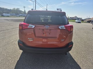 Toyota RAV4 XLE 2015 à Carleton, Québec - 5 - w320h240cpx