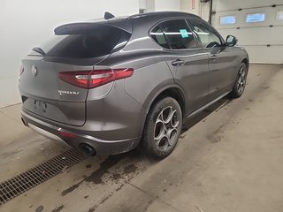 Alfa Romeo Stelvio AWD TOIT-PANORAMIQUE 2022 à St-Jean-Sur-Richelieu, Québec - 2 - w320h240cpx
