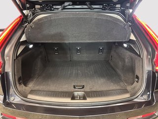 Cadillac XT4 AWD Luxury 2023 à St-Jean-Sur-Richelieu, Québec - 6 - w320h240cpx