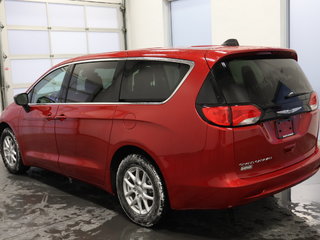 2024 Chrysler Grand Caravan SXT in Sherbrooke, Quebec - 5 - w320h240cpx