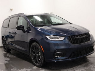 2024 Chrysler Pacifica TOURING L in Sherbrooke, Quebec - 4 - w320h240cpx