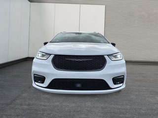 2024 Chrysler Pacifica Touring-L Apparence S in St-Jean-Sur-Richelieu, Quebec - 2 - w320h240cpx